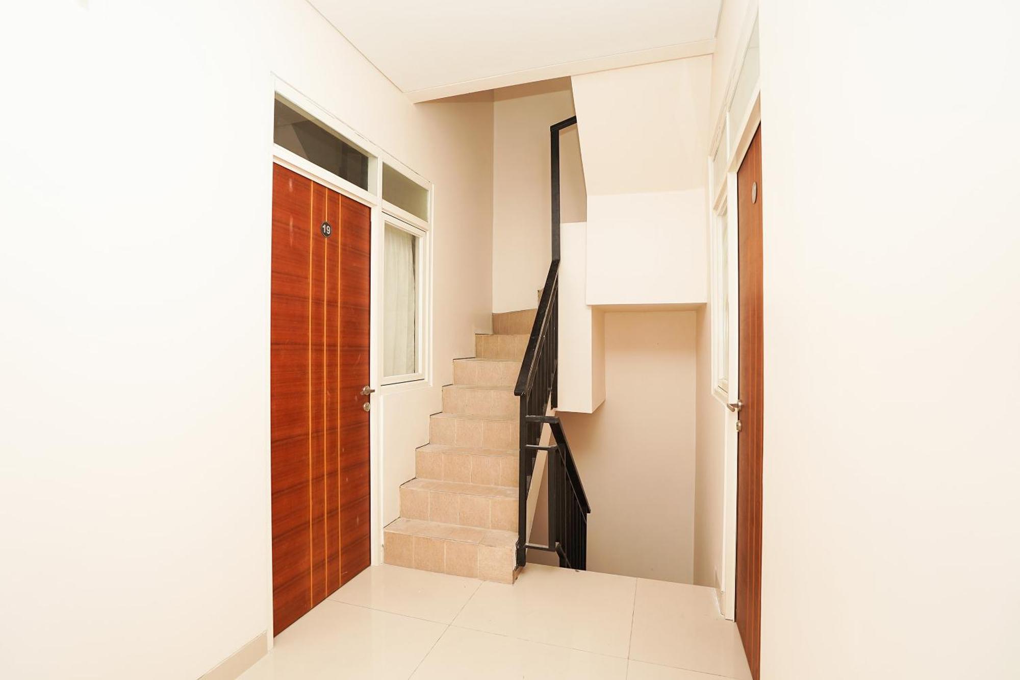 Oyo 782 Menjangan Residence At Citraland 1 Surabaya Ngoại thất bức ảnh