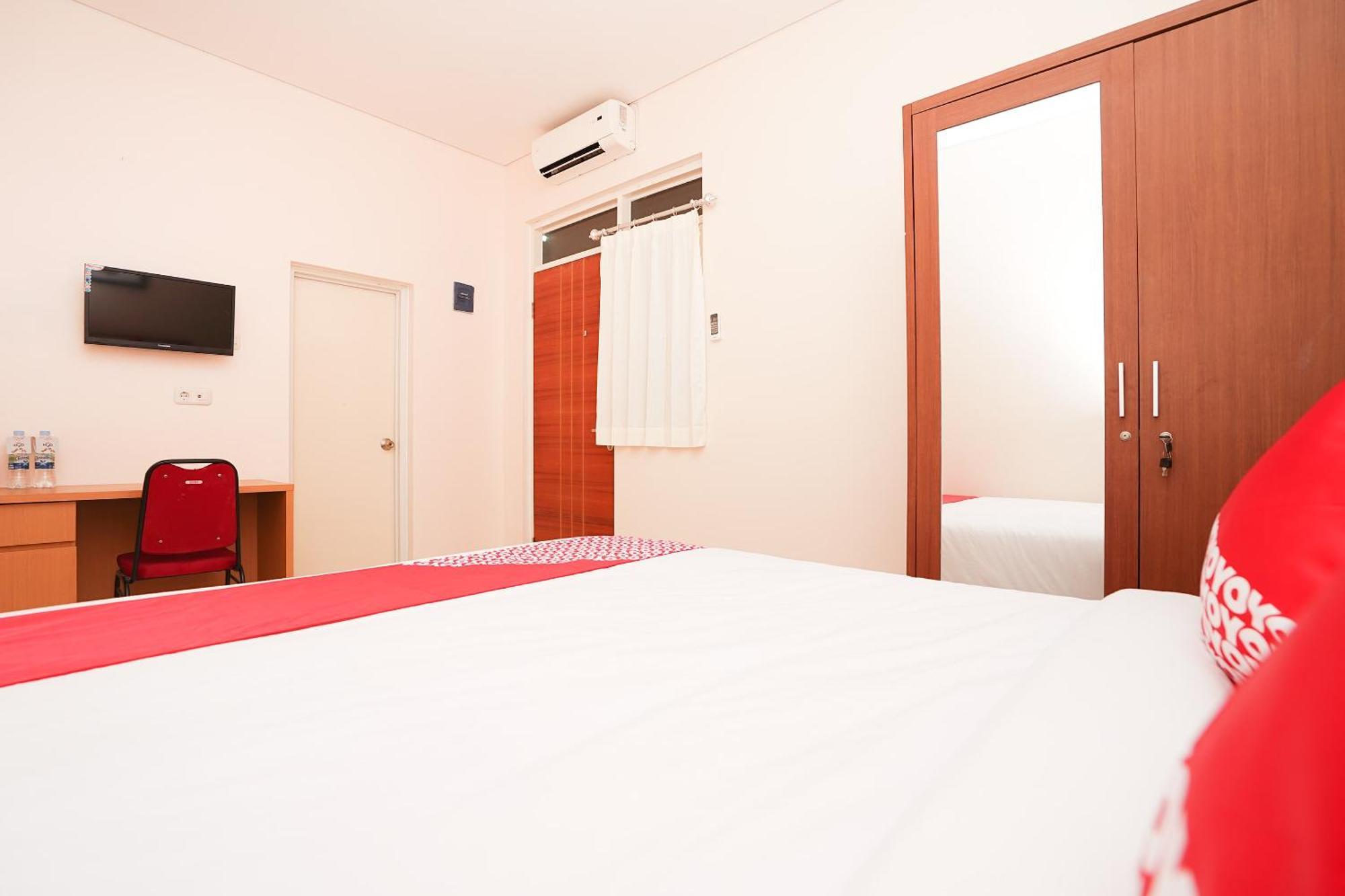 Oyo 782 Menjangan Residence At Citraland 1 Surabaya Ngoại thất bức ảnh