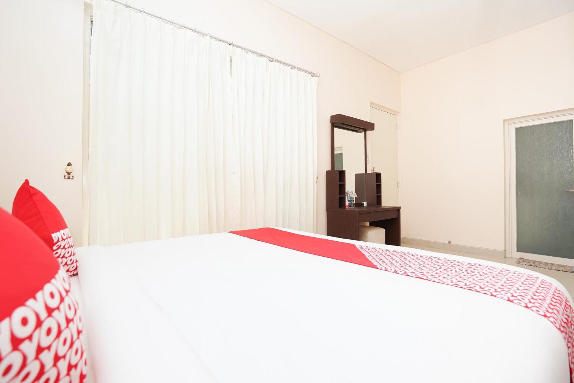 Oyo 782 Menjangan Residence At Citraland 1 Surabaya Ngoại thất bức ảnh