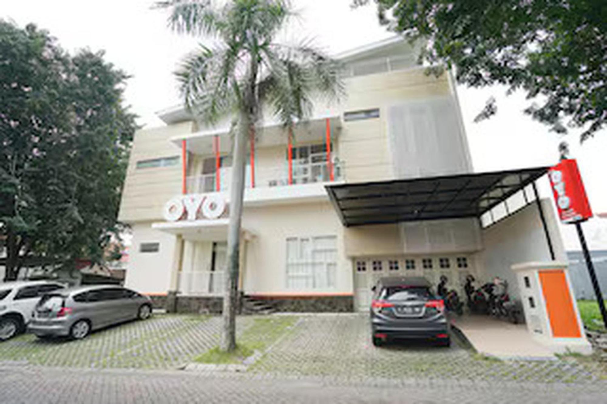 Oyo 782 Menjangan Residence At Citraland 1 Surabaya Ngoại thất bức ảnh